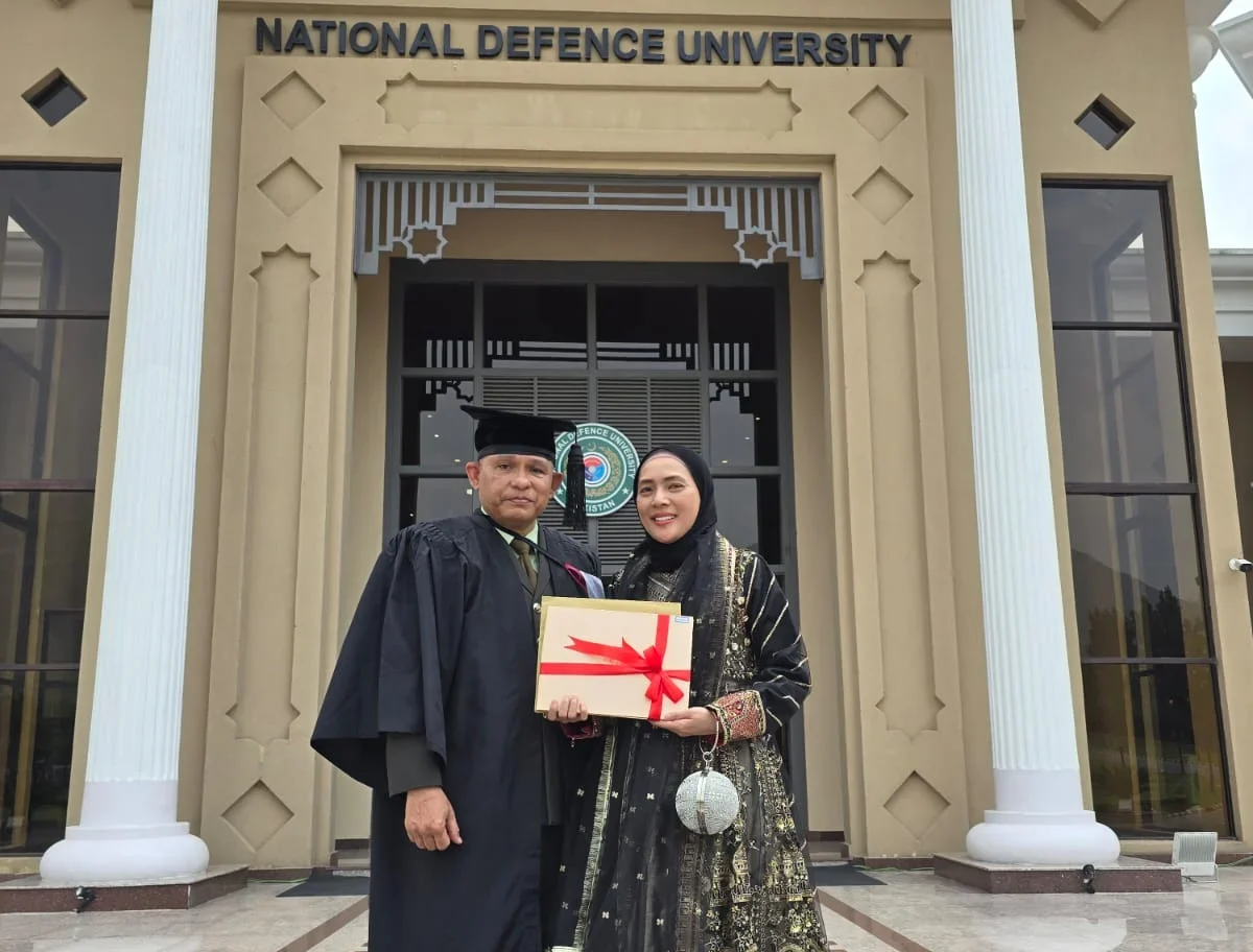 Indonesian Army Legal Officer Earns Master’s Degree and Graduates Strategic Defense Course in Pakistan Indonesian Army Legal Officer Earns Master’s Degree and Graduates Strategic Defense Course in Pakistan